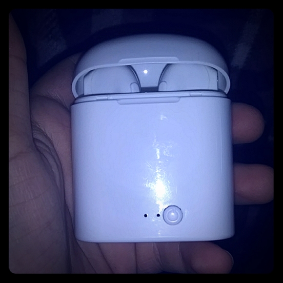AirPods